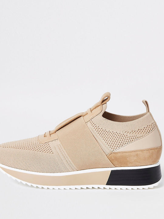 Beige knitted elastic runner shoes