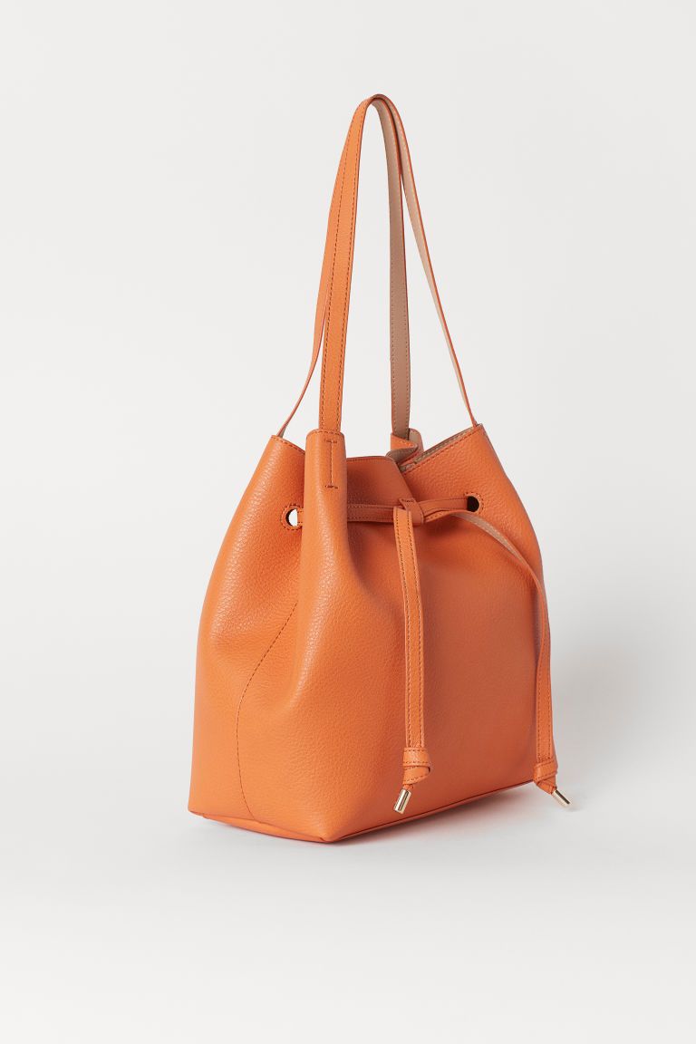 Bucket bag