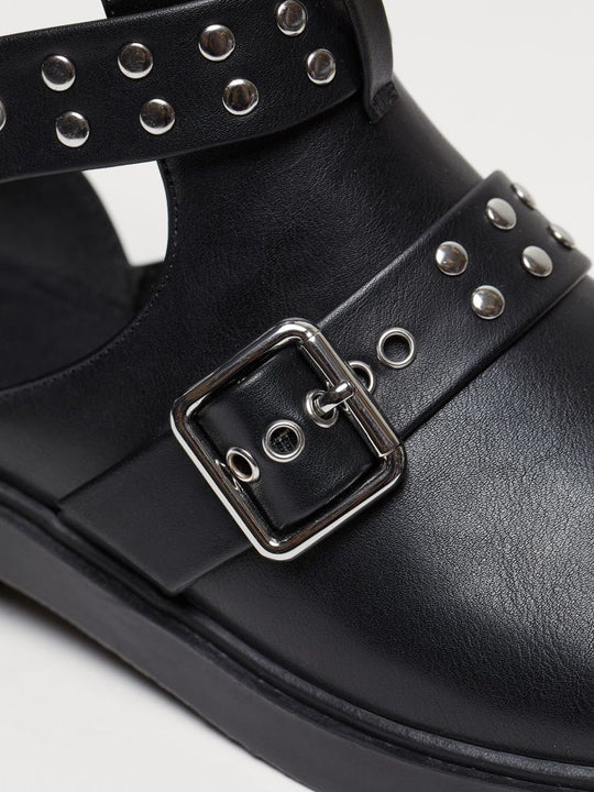 Open-sided boots